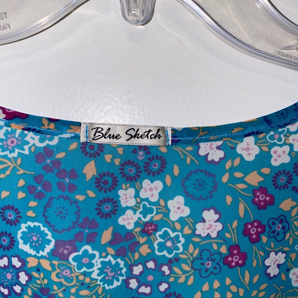 Floral Blouse - Picture 2 of 3